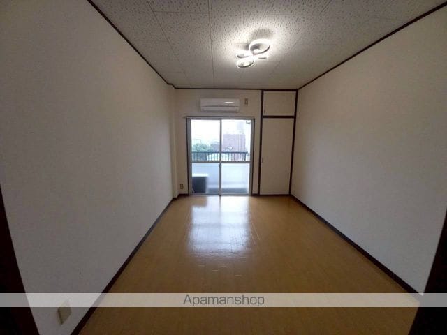 ロイヤルライフ八坂の内装写真
