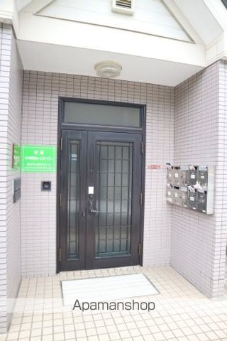 フォーレストヌカタの玄関写真