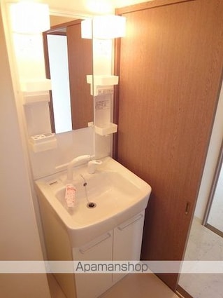 ブライトンコート中万々[2LDK/55.8m2]の洗面所