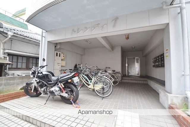 トレンディーIの玄関写真