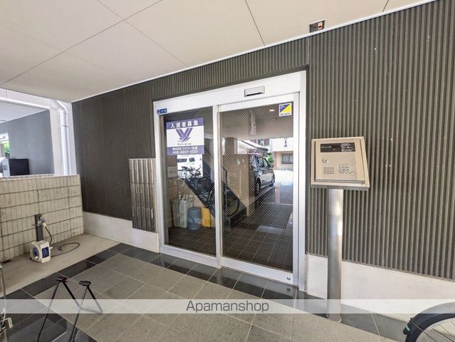 ハイグレード中宮IIの玄関写真