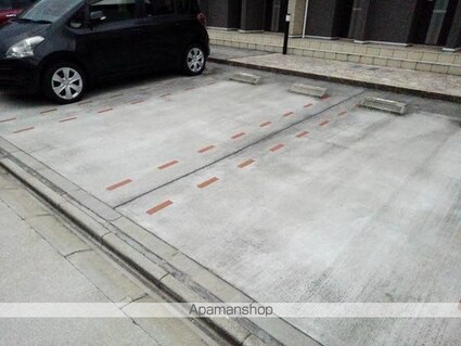 ラフレシール[1LDK/54.17m2]の駐車場