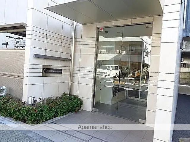 コンフォリア清澄白河サウスの玄関写真