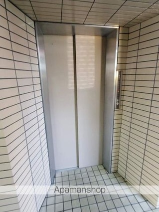 グランドハイツ武蔵野[2LDK/49m2]の共用部2