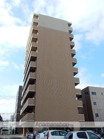 マンションニューヨーク医大東の外観写真