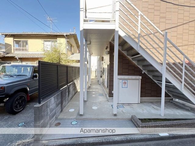 レオパレスアムール[1K/20.7m2]のエントランス