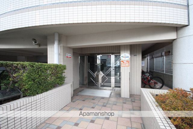 シャトー柴原の玄関写真