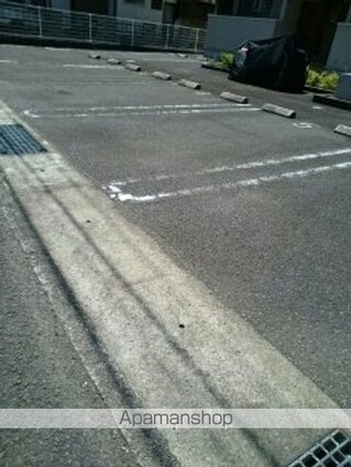 ヴィラージュ[2DK/46.22m2]の駐車場3