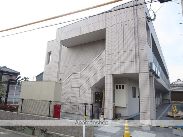 アルページュの玄関写真