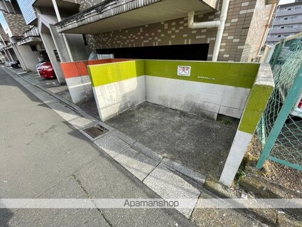 リフィーネめじろ台[4LDK/108m2]の共用部1