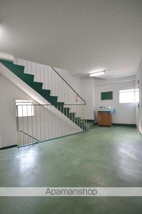 岩崎ビル[1DK/27m2]の共用部1