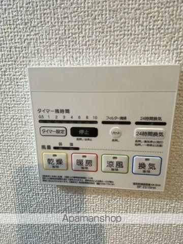 LAPELMELIAの内装写真