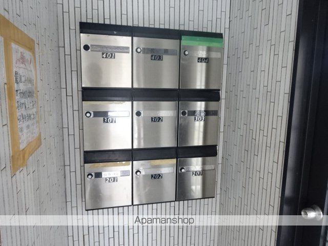 ラフォール寝屋川Bの玄関写真