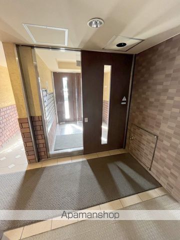 プリムベール南浦和の玄関写真