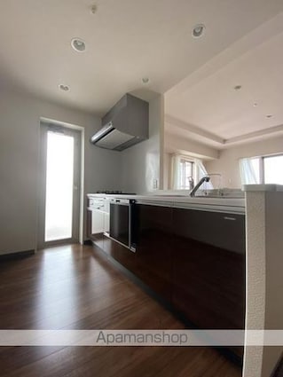 ロイヤルガーデン県庁前第２[3LDK/73.25m2]のキッチン