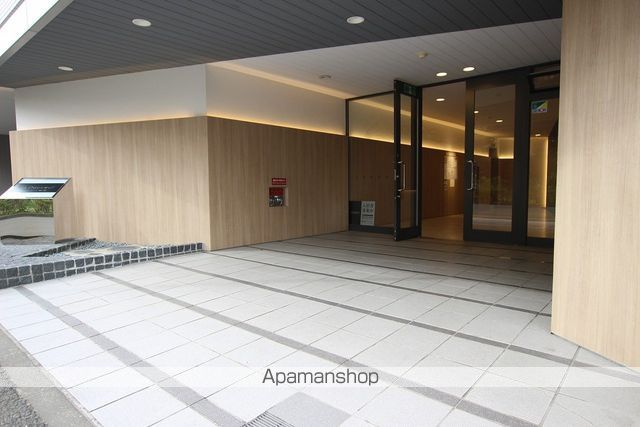 アーバンフラッツ榴ヶ岡の玄関写真