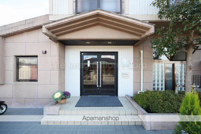 ハイツ宮の森の玄関写真