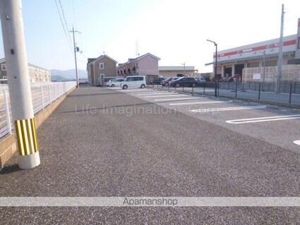 ベル・アラモ[1SLDK/55.31m2]の駐車場1