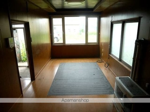 岩見沢市 2階建 築52年の内装写真