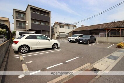 グランベレオ南手城[1LDK/40.93m2]の駐車場2