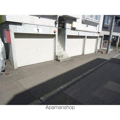 サンコート栄通13Bの玄関写真