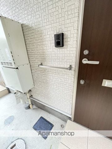 アースクエイク豊の玄関写真