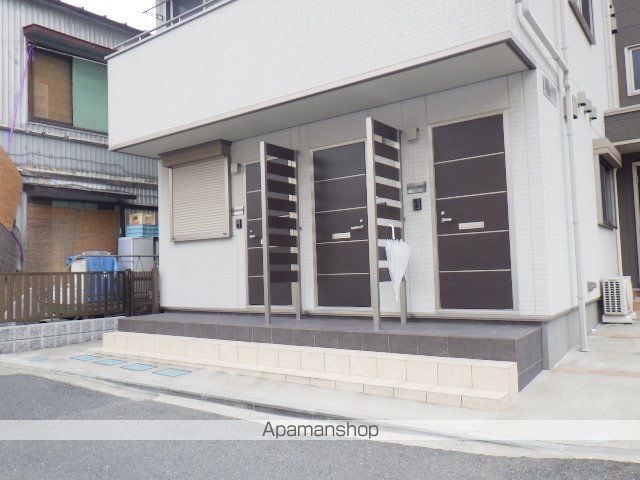 ジュネス久里浜の玄関写真