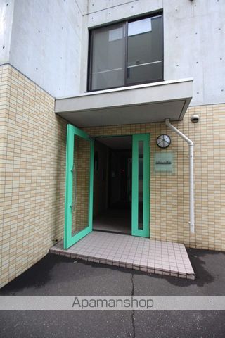 ミラージュ円山の玄関写真
