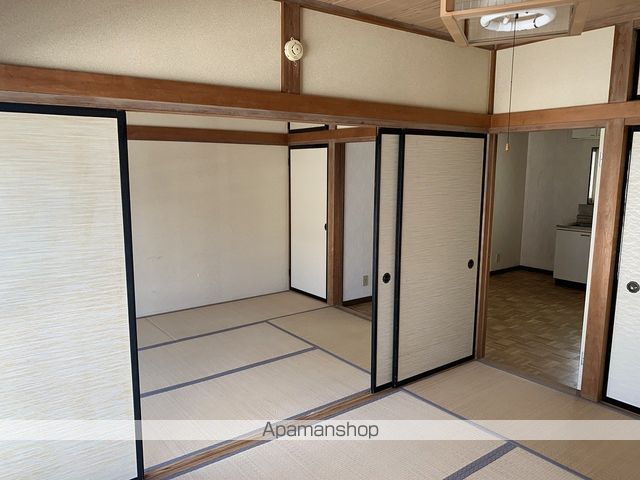 エレガンス堀山下の内装写真