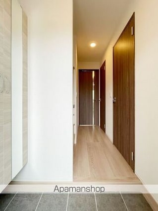 グラナーデ高井戸東[2LDK/72.28m2]の玄関