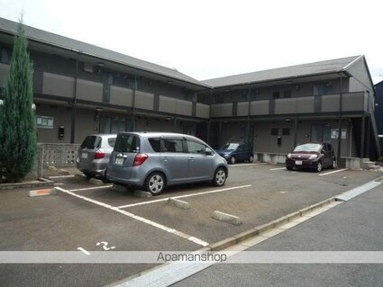 Ｄーｒｏｏｍ石山ＡＷＡＺＵ　Ａ棟[1K/26.71m2]の駐車場