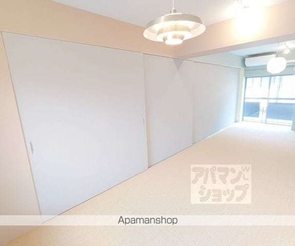 ロイヤルコート嵯峨の内装写真