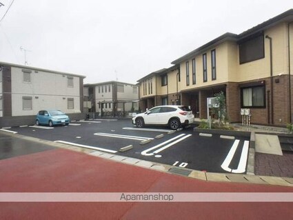 グリーンサイトおおたか[1LDK/50.38m2]の駐車場