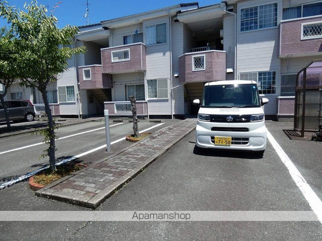 アーバンスプリング B棟の外観写真