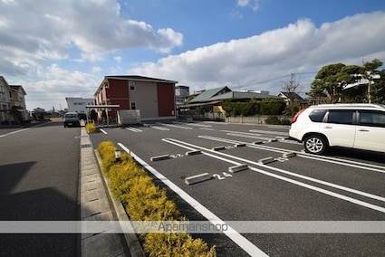 ＡＬＢＡ　Ｃ[2LDK/57.22m2]の駐車場