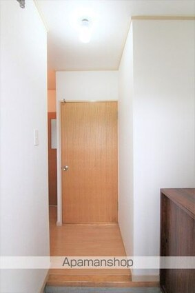 ヴィラ・アンソレイエ東温Ⅱ[2K/31.5m2]の玄関