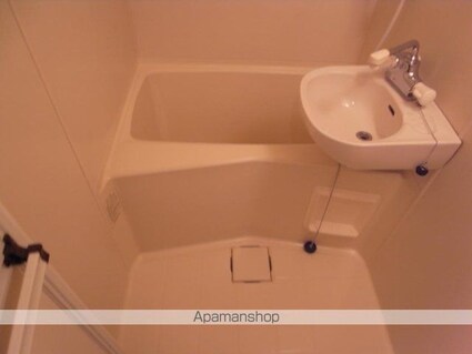 東京都港区三田５丁目[1K/20.22m2]のバス