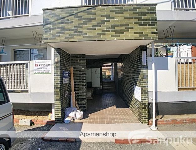 第1中須賀マンションの玄関写真