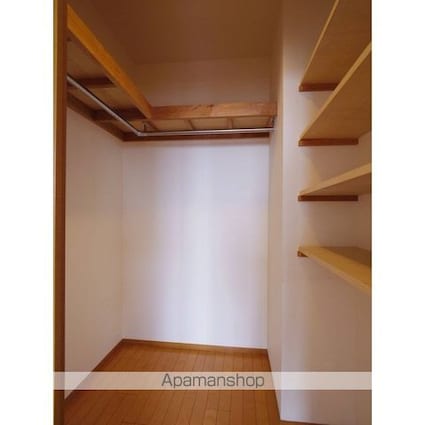 プラネ三軒茶屋[1LDK/41.1m2]の収納