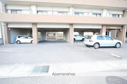 長栄マンション[1DK/30m2]の駐車場