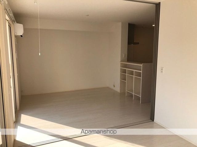 クレストの内装写真