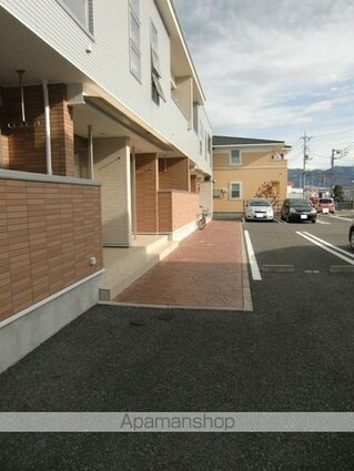 山梨県甲府市大里町[2LDK/58.8m2]の共用部1