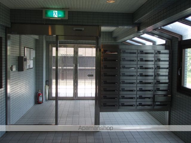 ハイライフ湘南の玄関写真