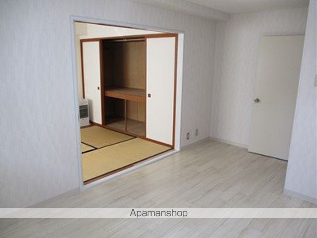 リベルティ大通の内装写真