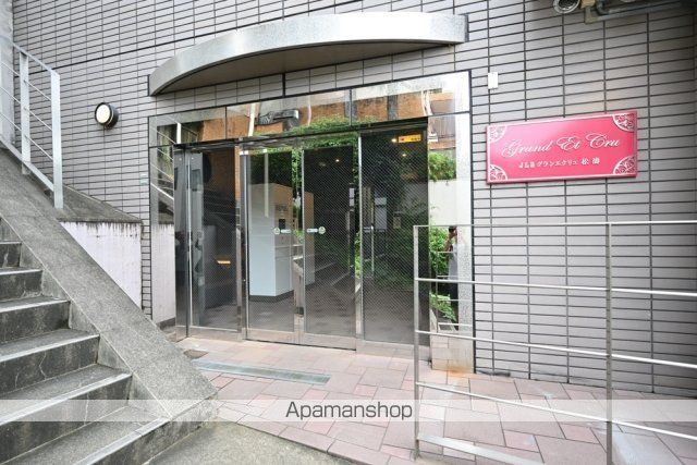 JLBグランエクリュ松濤の玄関写真