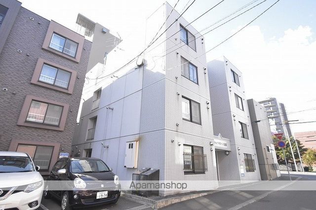 クィーンズコート南郷の外観写真