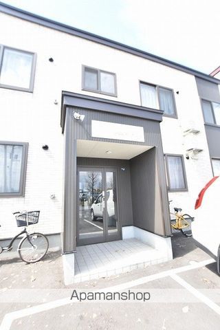 MODEST篠路の玄関写真
