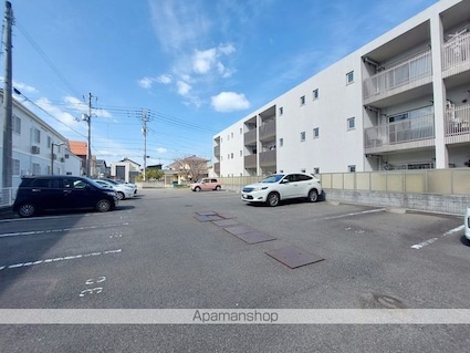 ＬＵＸＵＲＹ　ＭＡＮＳＩＯＮ[2LDK/51.97m2]の駐車場