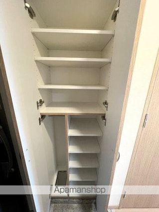 ルーブル聖蹟桜ヶ丘[1K/26.1m2]の収納2