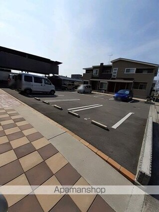 ピアッツァ高木　Ａ[2LDK/57.32m2]の駐車場